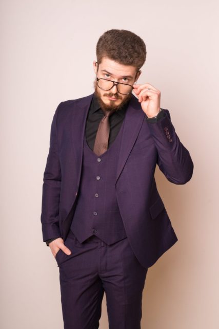 Мужской костюм тройка фиолетово бордовый